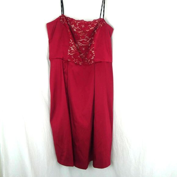 City Chic Strapless Lace Inset Fit & Flare Dress Satin Pockets Red Plus Size - Picture 2 of 12